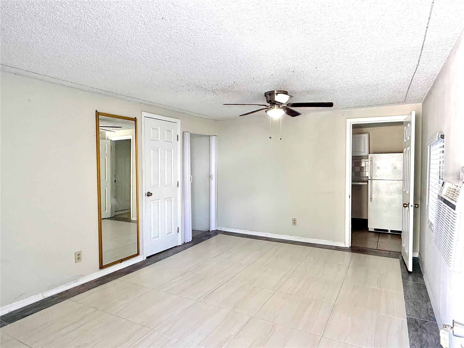 Image 7 of 7 For 2106 Himes Avenue 3