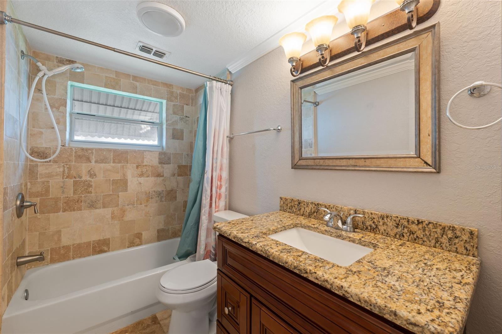 Image 16 of 53 For 4025 Sail Drive