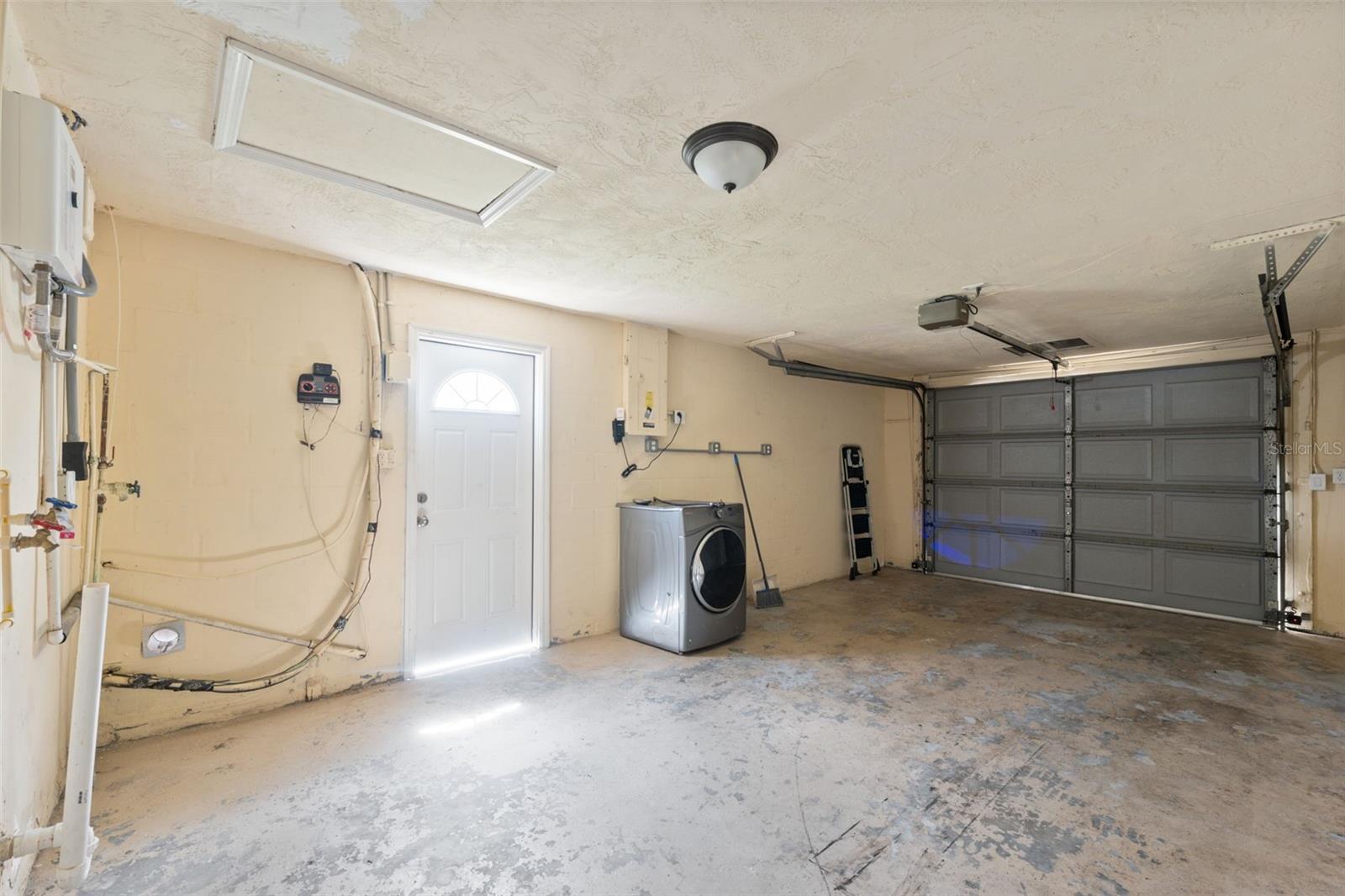 Image 36 of 53 For 4025 Sail Drive