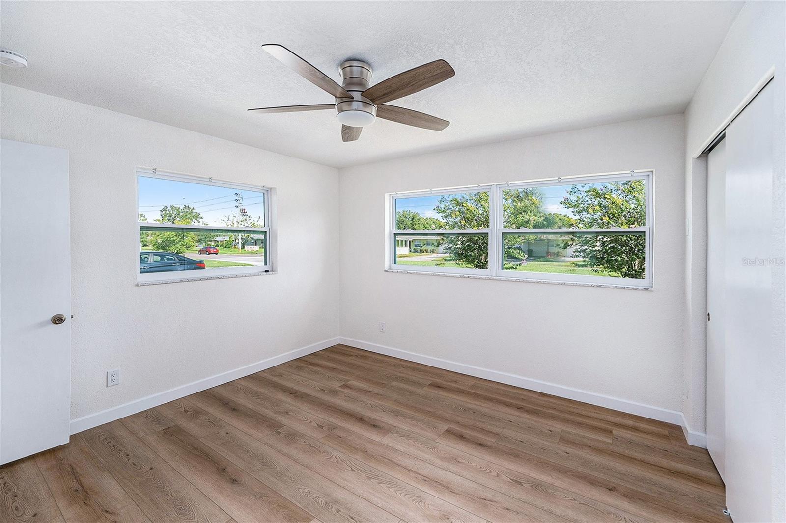 Image 10 of 28 For 5984 30th Avenue N