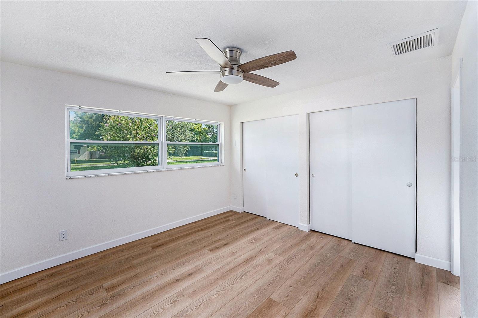 Image 11 of 28 For 5984 30th Avenue N