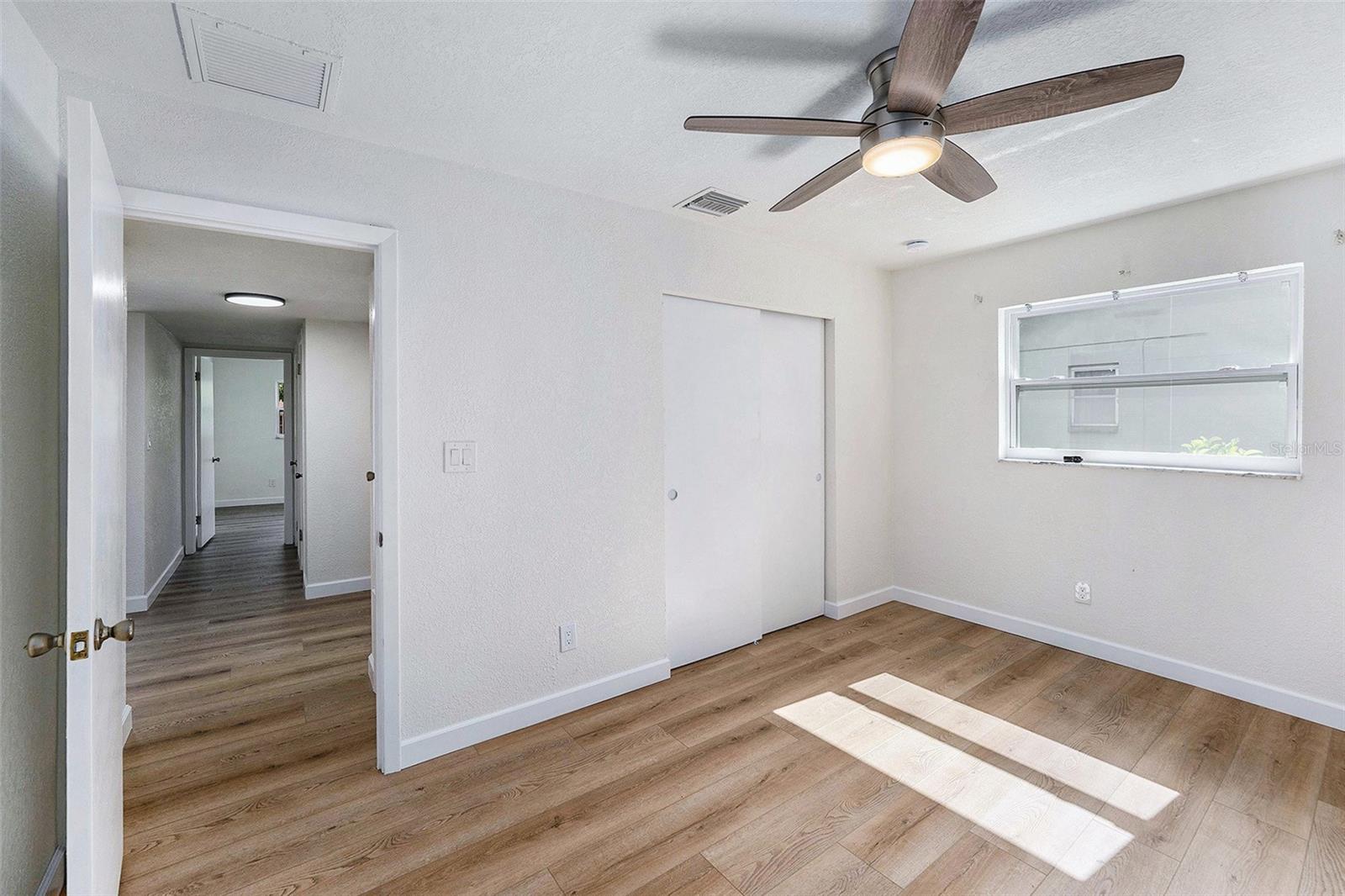 Image 16 of 28 For 5984 30th Avenue N