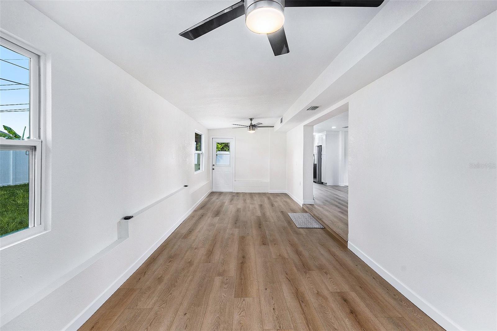 Image 21 of 28 For 5984 30th Avenue N