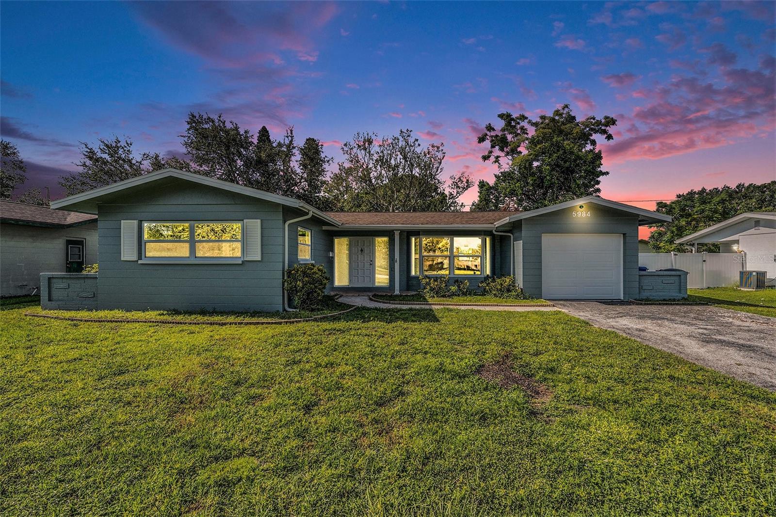 Image 27 of 28 For 5984 30th Avenue N