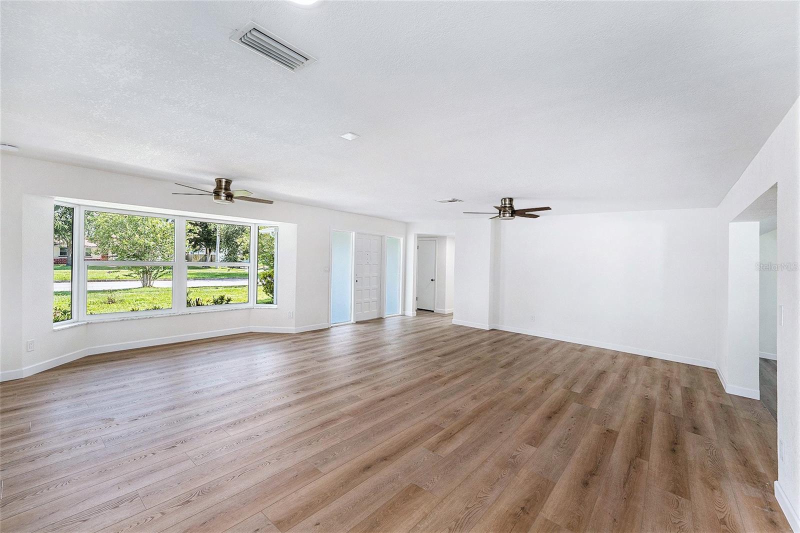 Image 3 of 28 For 5984 30th Avenue N