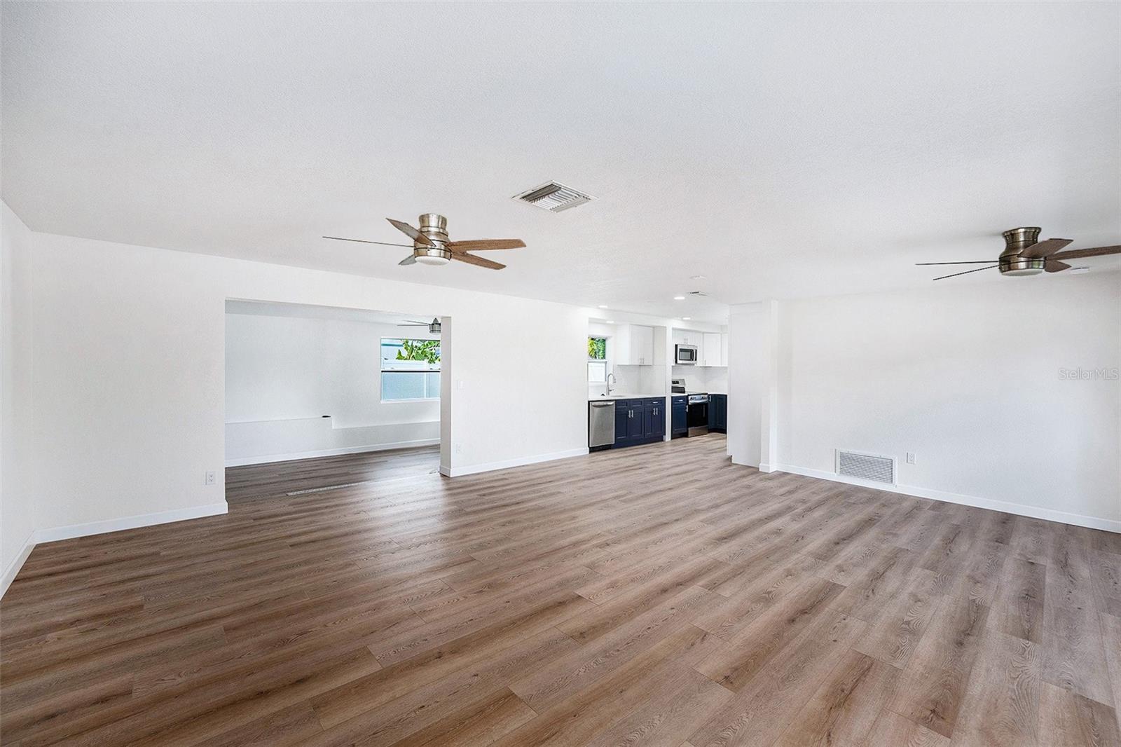 Image 5 of 28 For 5984 30th Avenue N