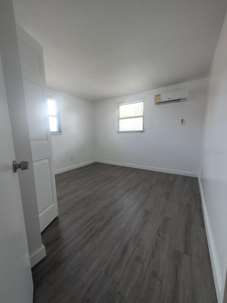 Image 12 of 19 For 10554 116th Avenue