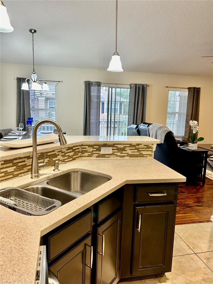 Image 3 of 7 For 7001 Interbay Boulevard 289