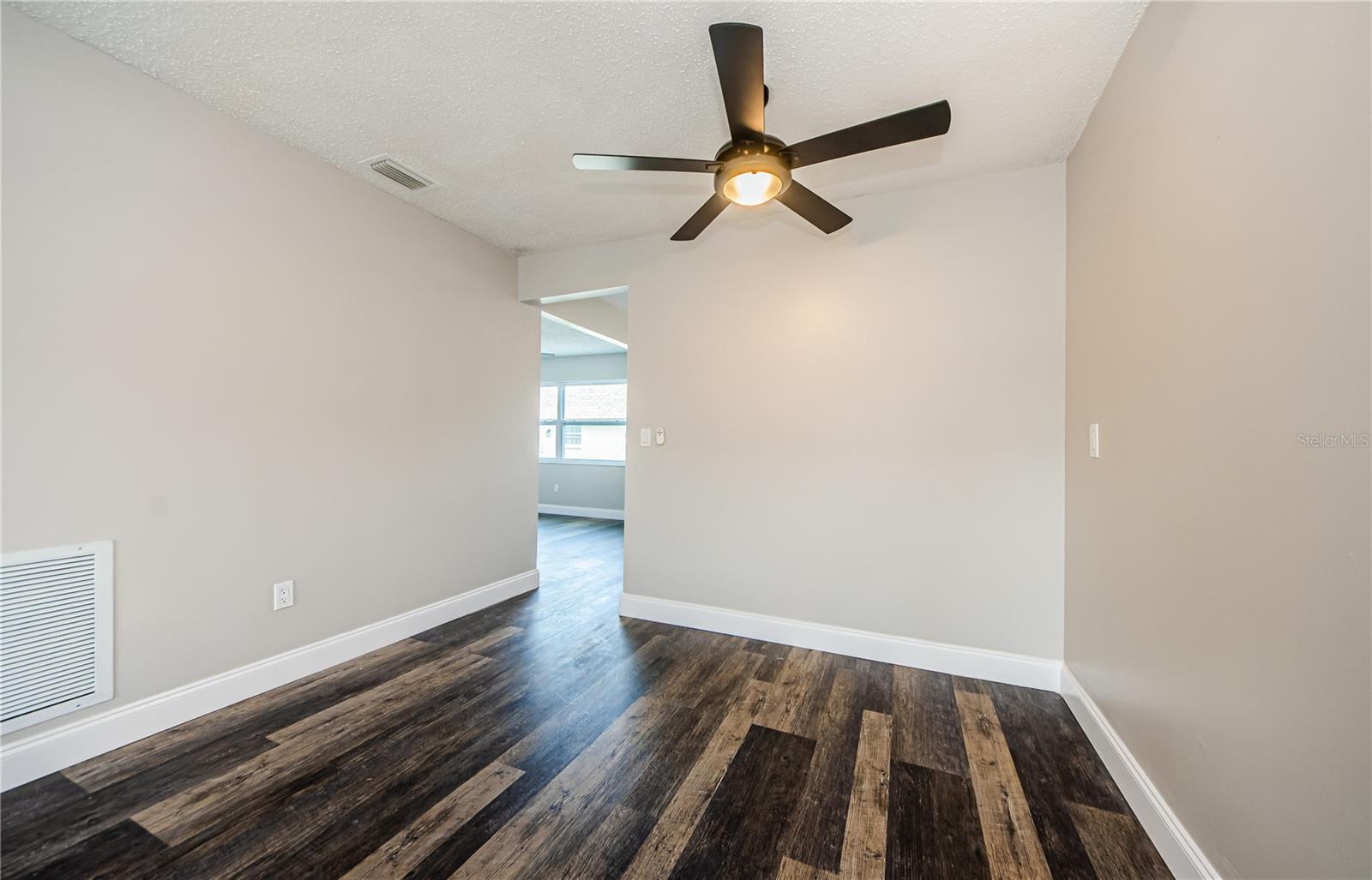 Image 8 of 24 For 6935 Monte Carlo N