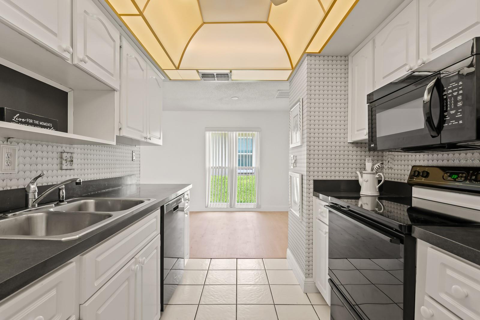 Image 10 of 36 For 2719 Sherbrooke Lane C