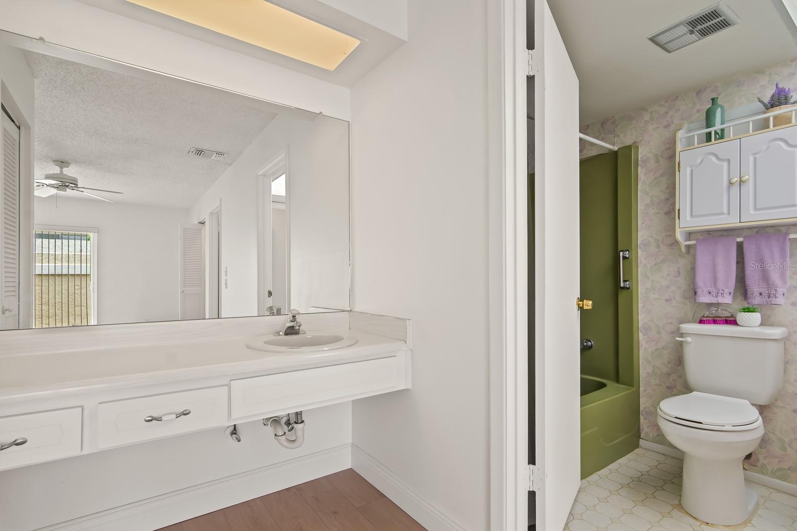 Image 21 of 36 For 2719 Sherbrooke Lane C