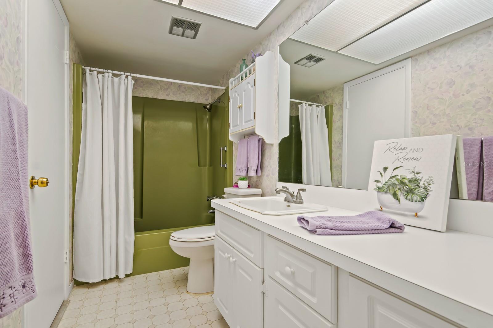 Image 22 of 36 For 2719 Sherbrooke Lane C