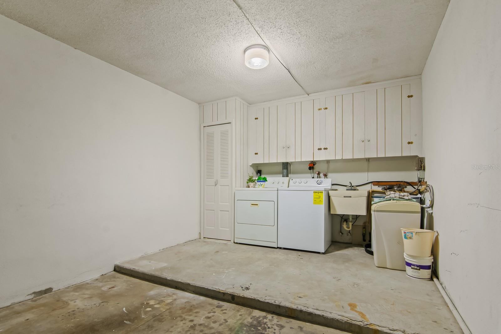 Image 23 of 36 For 2719 Sherbrooke Lane C