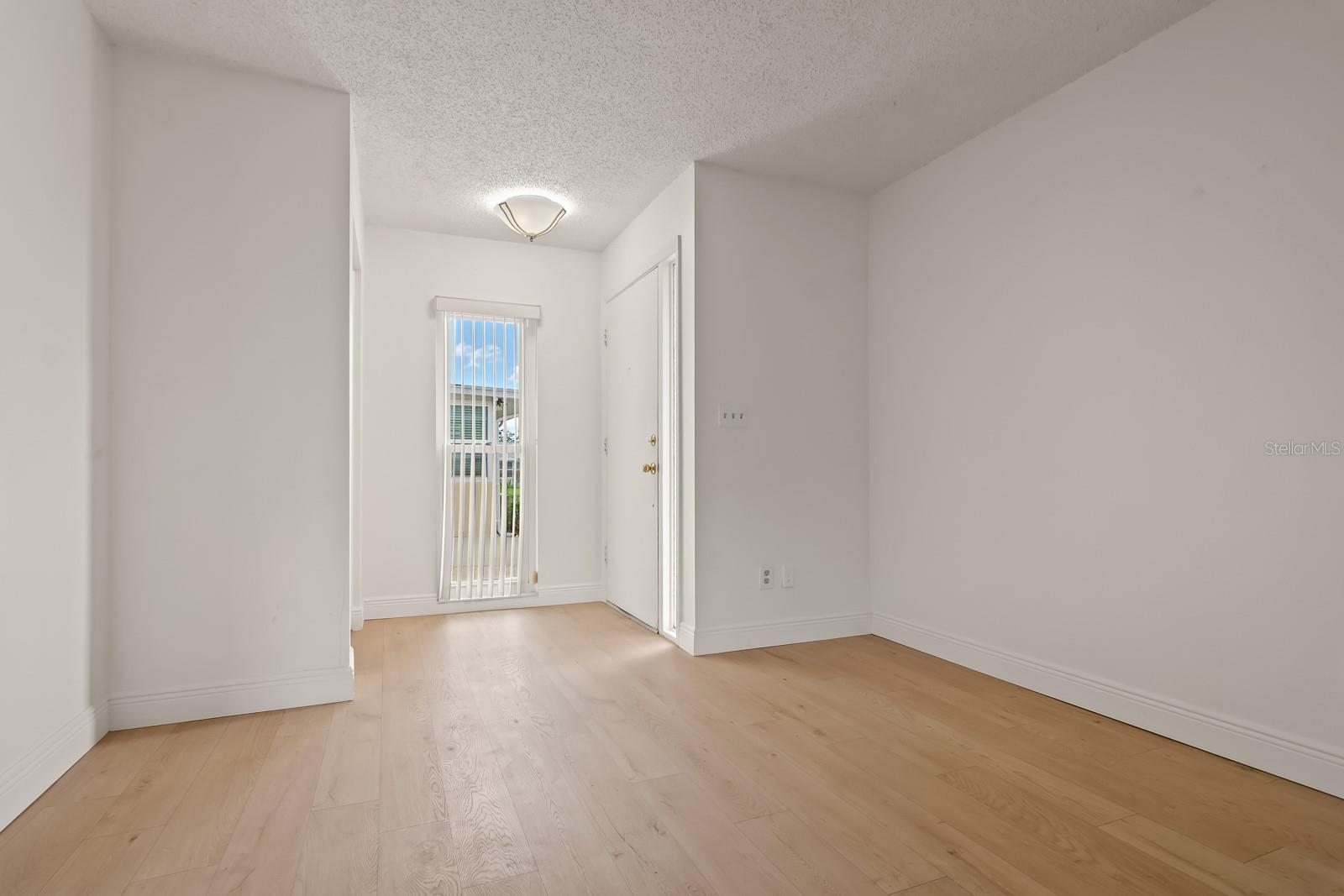 Image 4 of 36 For 2719 Sherbrooke Lane C