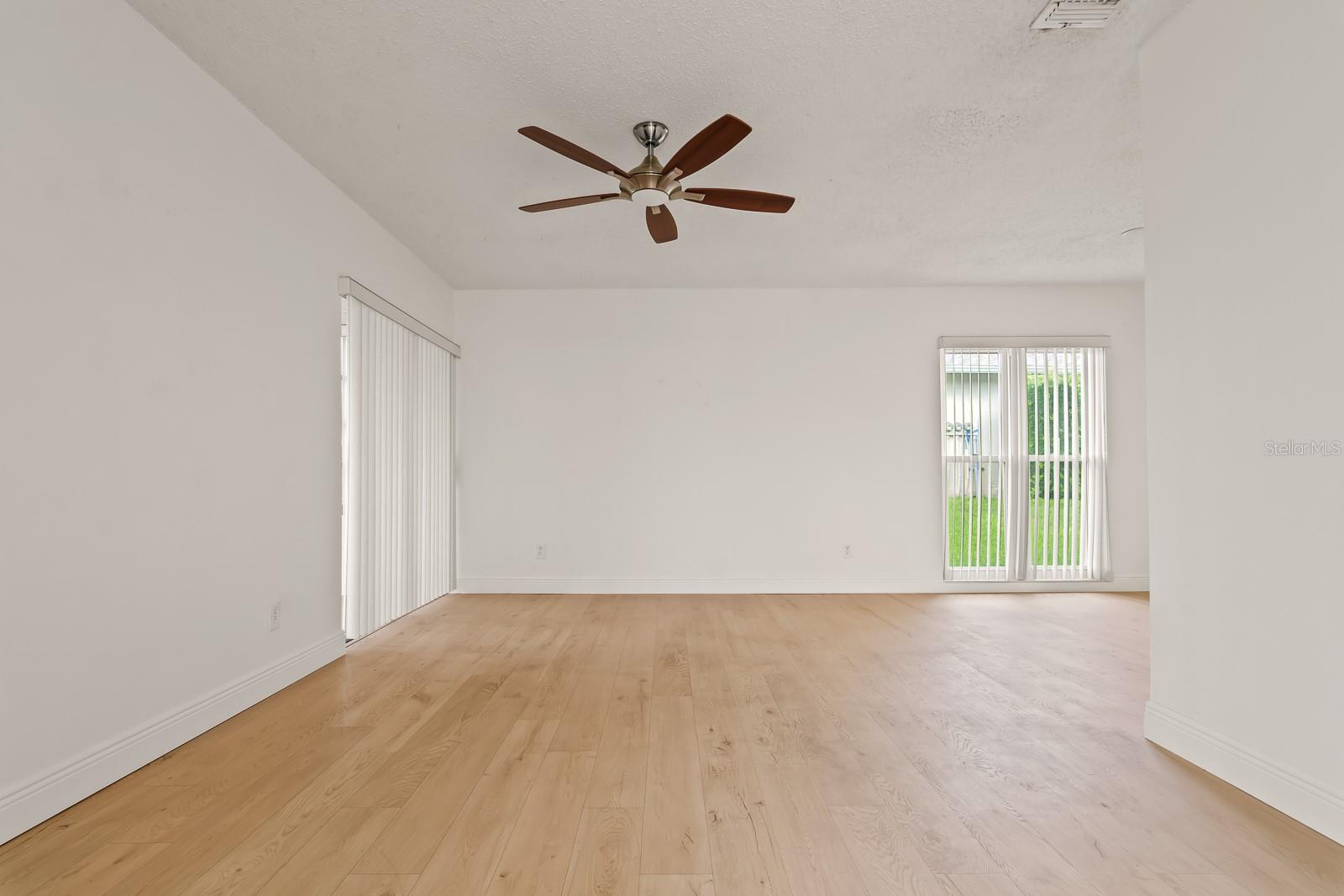 Image 5 of 36 For 2719 Sherbrooke Lane C