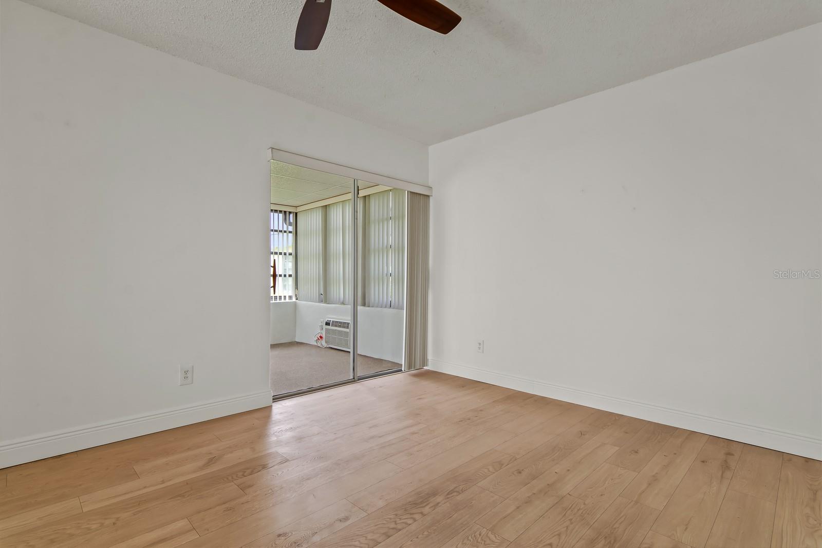 Image 9 of 36 For 2719 Sherbrooke Lane C