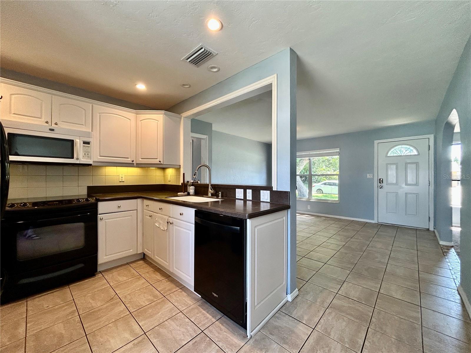 Image 6 of 22 For 6821 Onyx Drive N