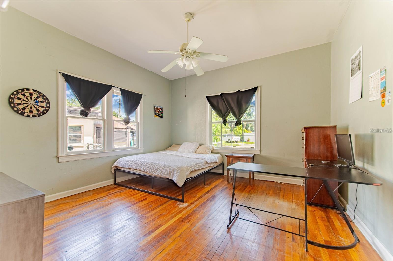 Image 5 of 26 For 3321 Woodlawn Avenue