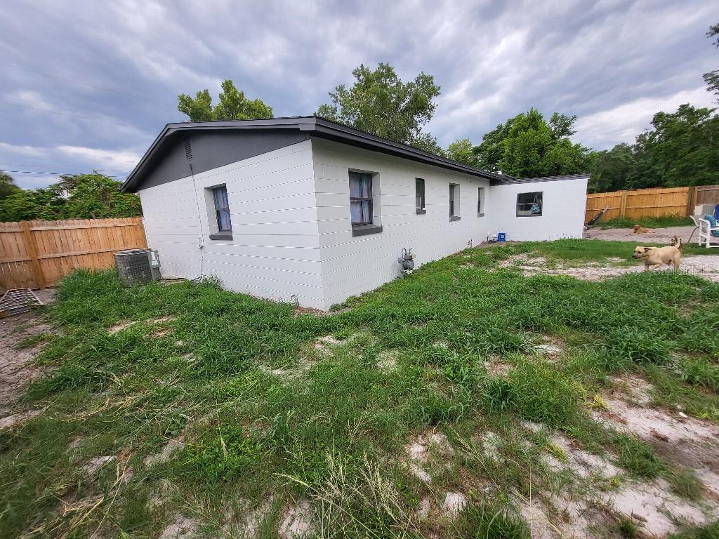 Image 3 of 14 For 995 Emerald Drive