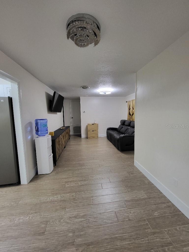 Image 5 of 14 For 995 Emerald Drive