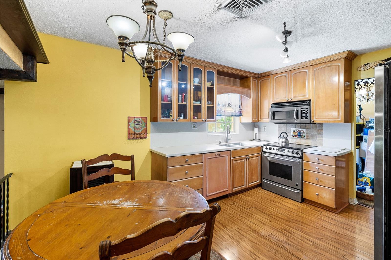 Image 11 of 77 For 8304 Pat Boulevard