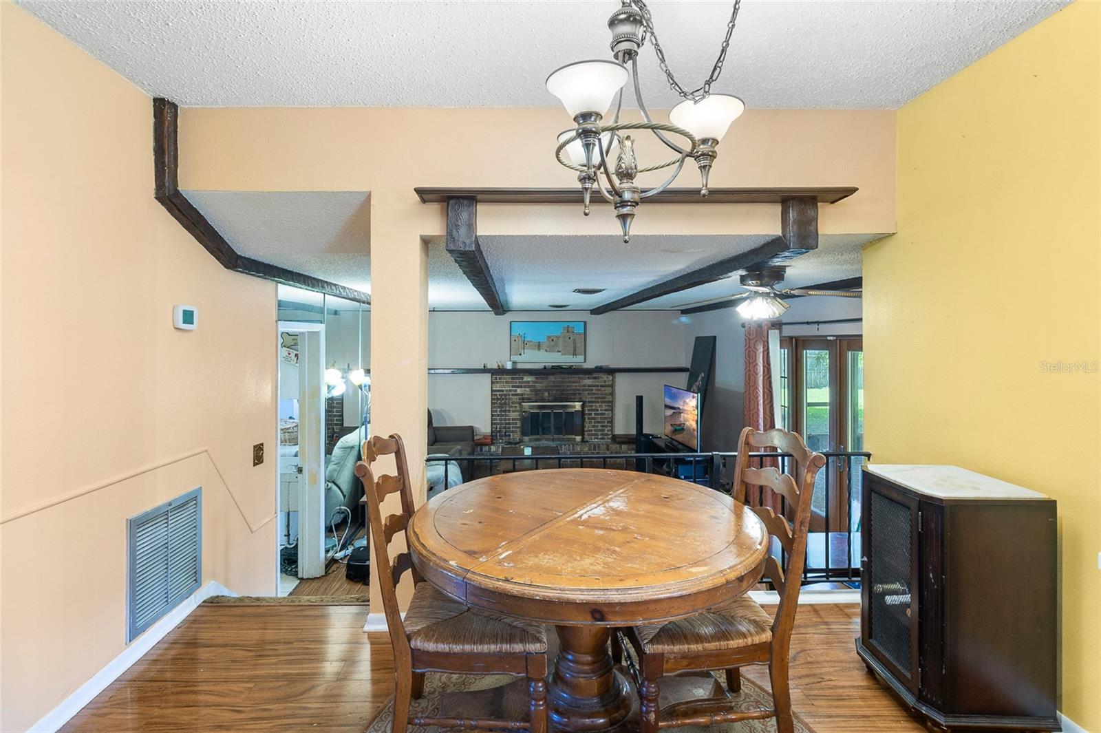Image 14 of 77 For 8304 Pat Boulevard