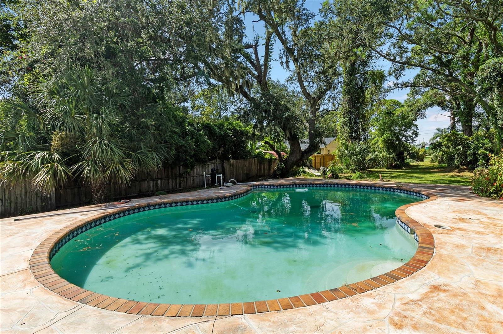 Image 32 of 77 For 8304 Pat Boulevard