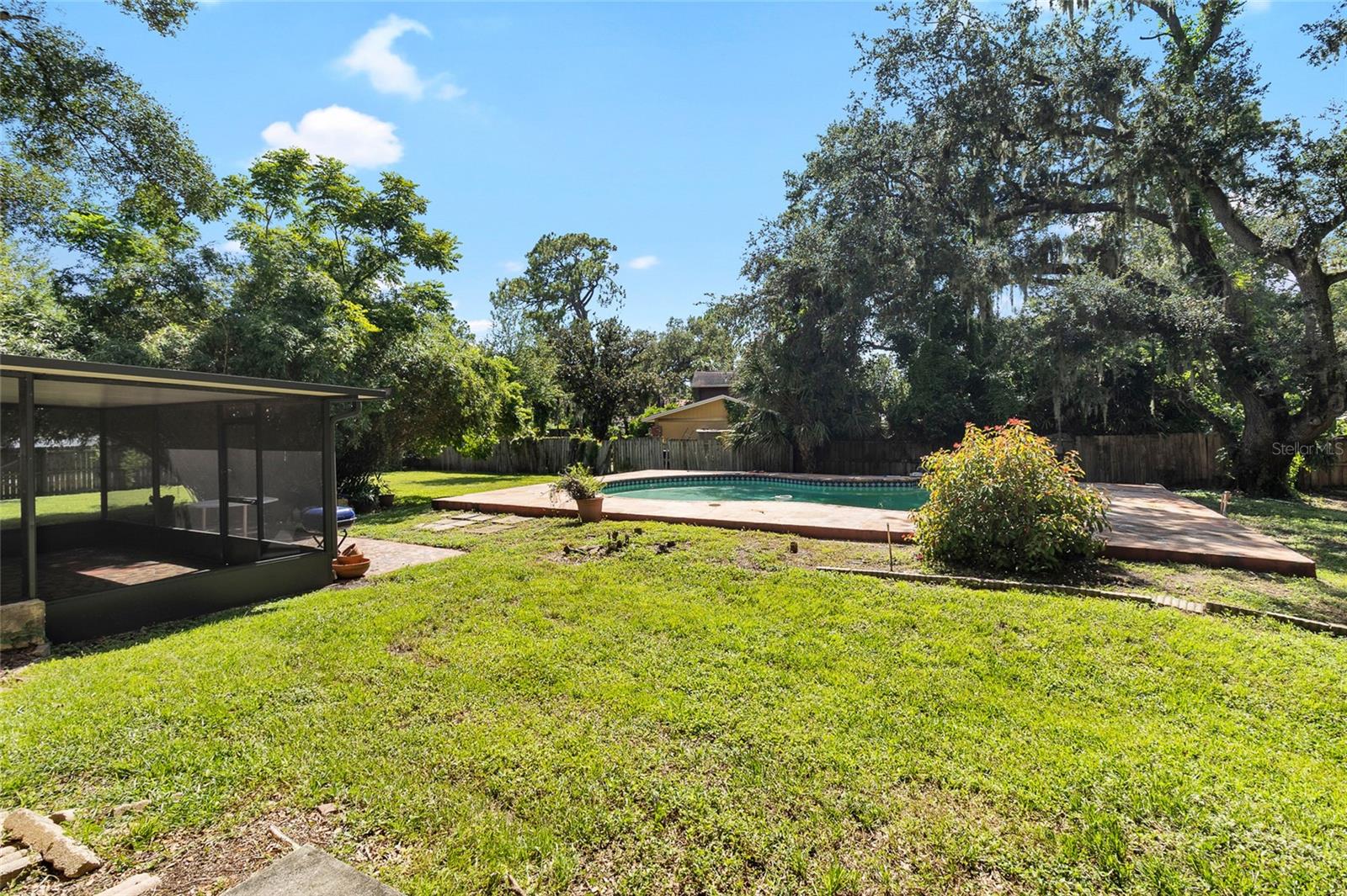 Image 33 of 77 For 8304 Pat Boulevard