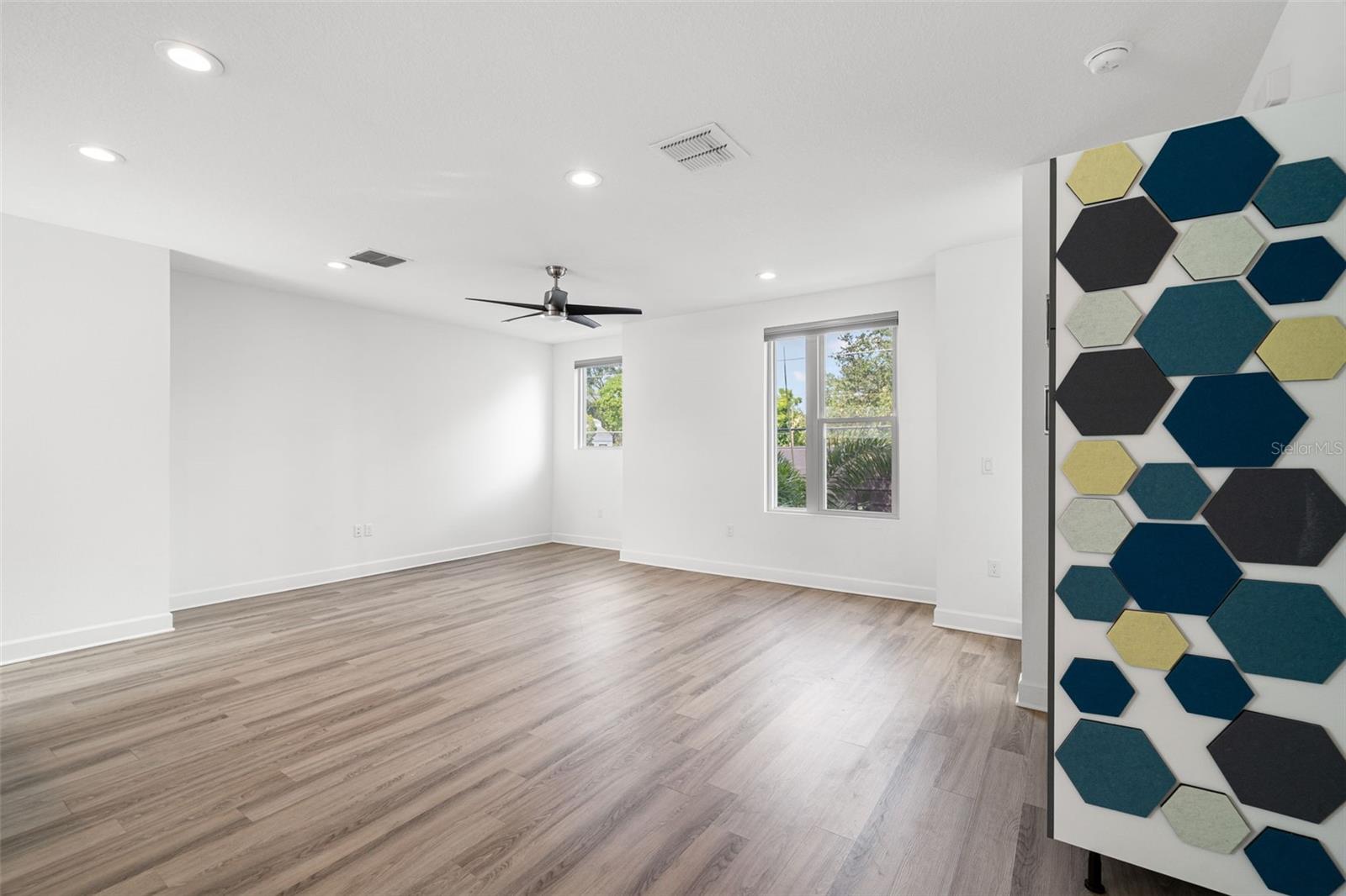 Image 3 of 25 For 104 26th Street N
