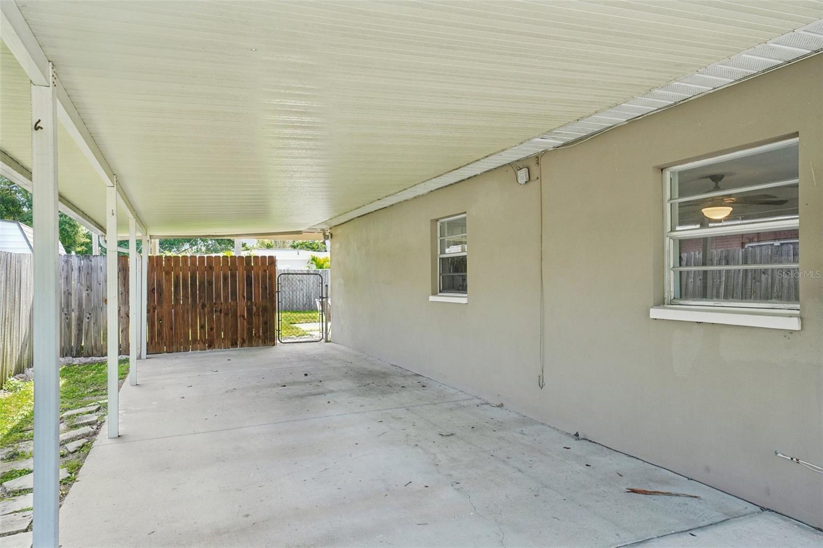 Listing photo id 21 for 4502 Hale Avenue