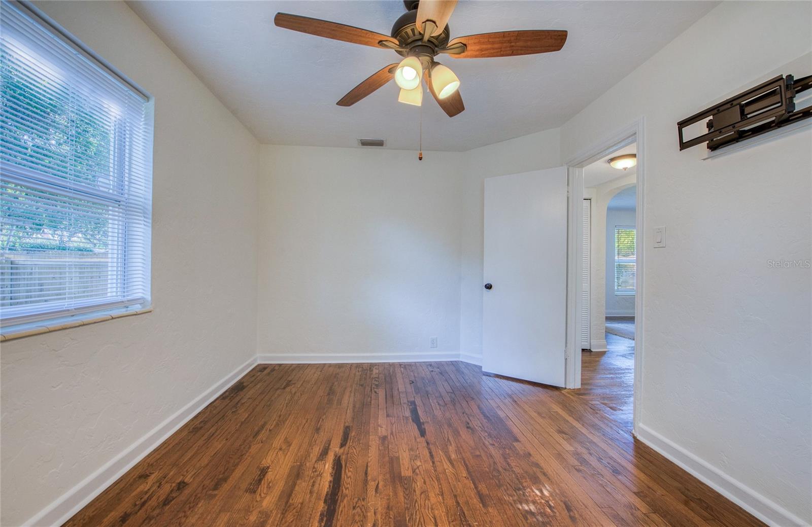 Image 30 of 58 For 1807 23rd Avenue N