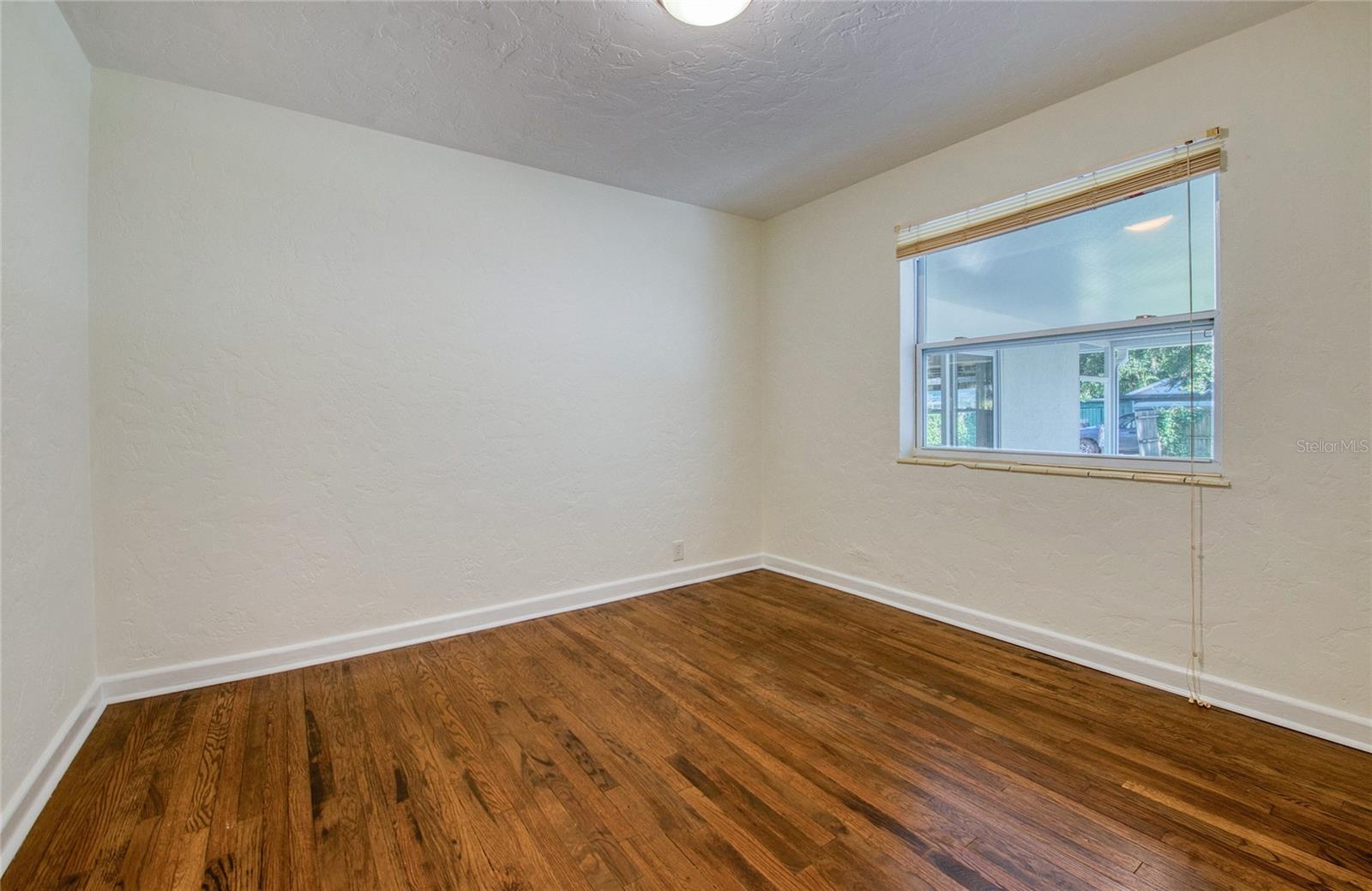 Image 32 of 58 For 1807 23rd Avenue N