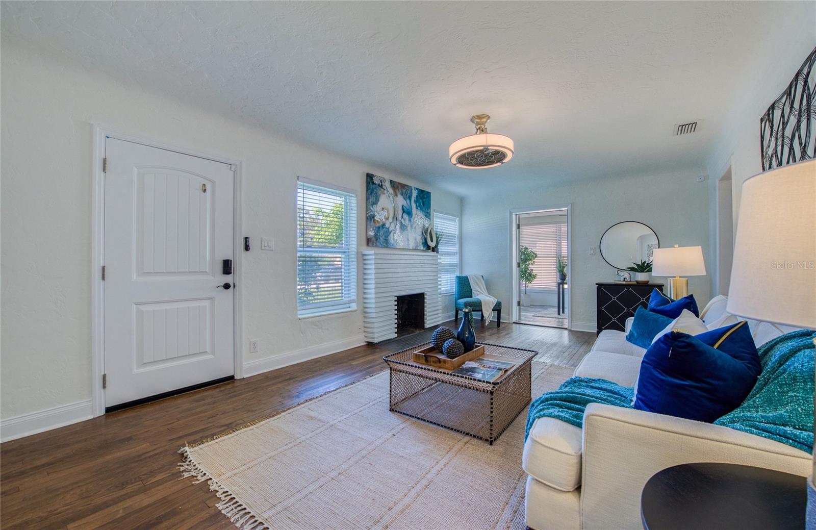 Image 5 of 58 For 1807 23rd Avenue N