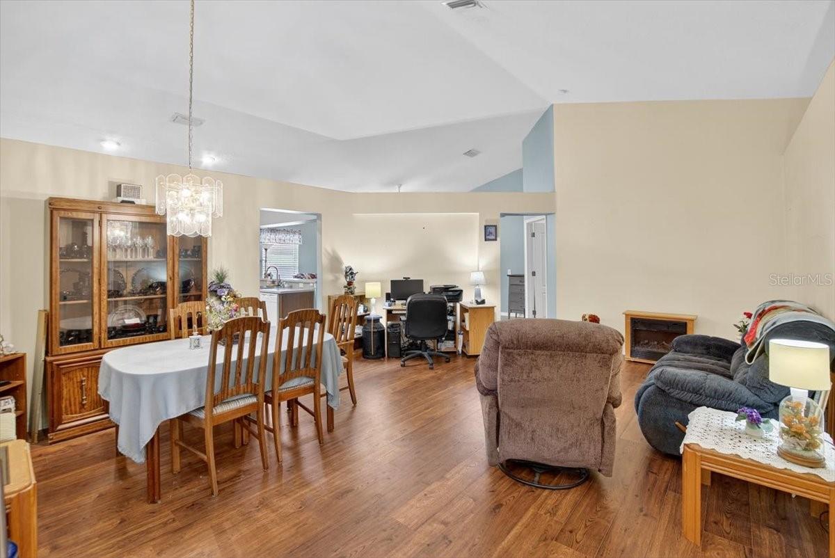 Image 4 of 26 For 12833 Kings Lake Drive