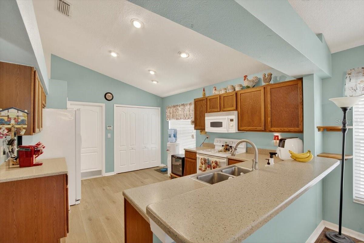 Image 8 of 26 For 12833 Kings Lake Drive