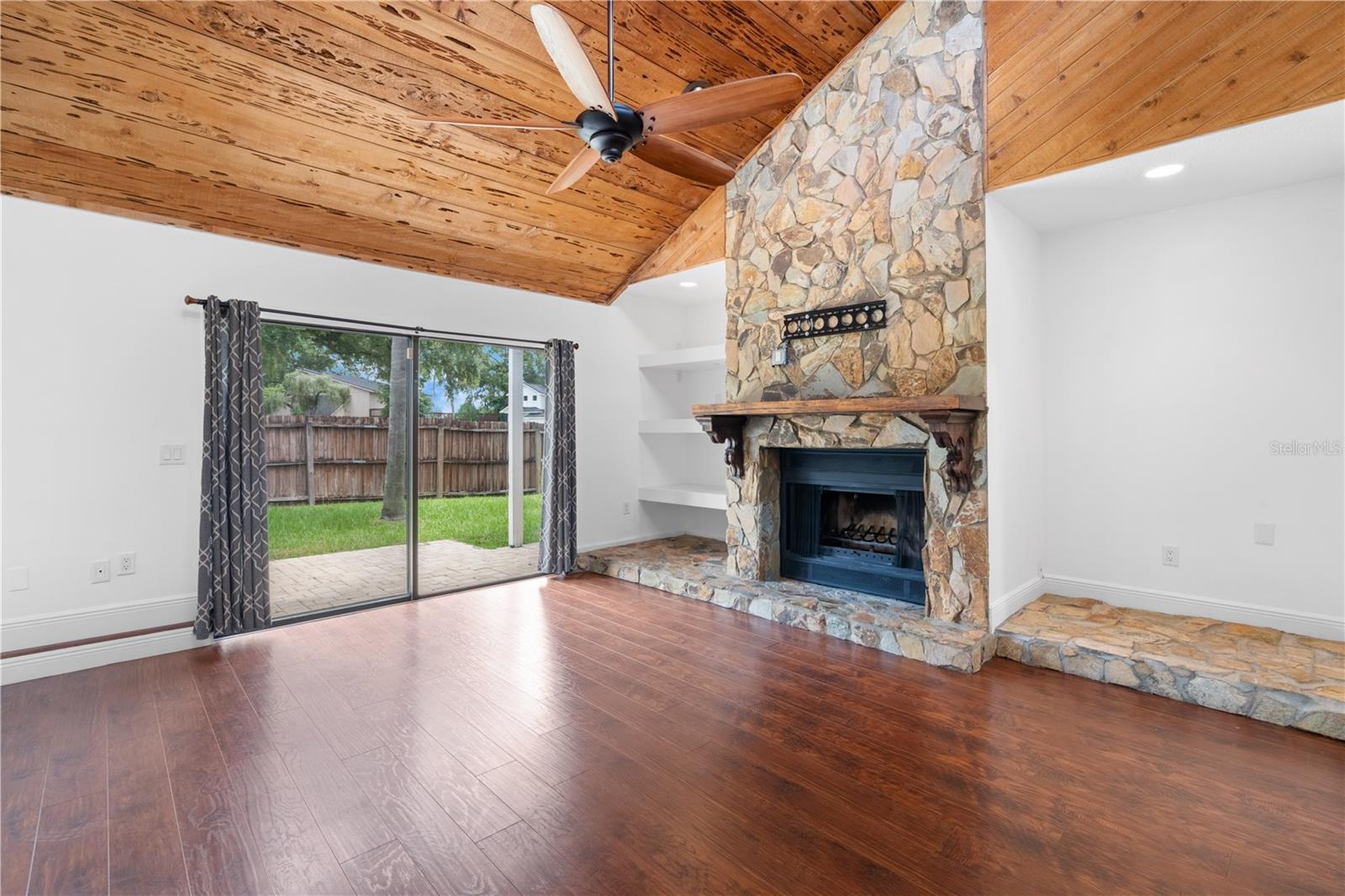 Image 4 of 32 For 7815 River Shore Drive