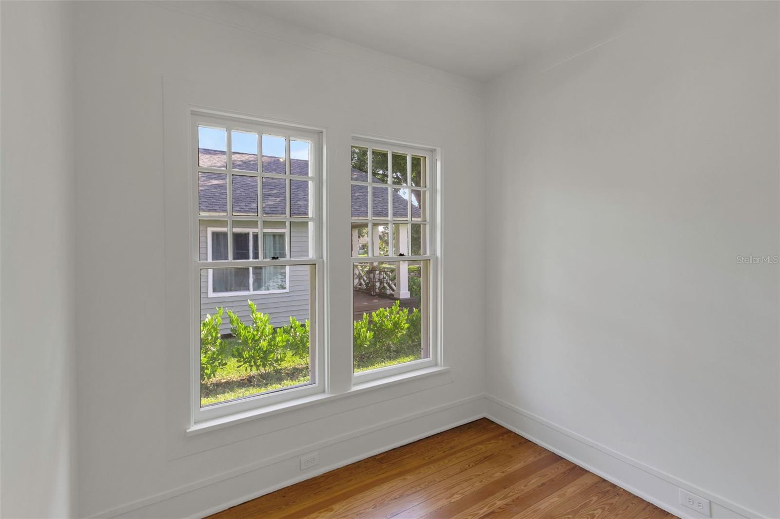 Image 30 of 71 For 406 Jefferson Avenue S