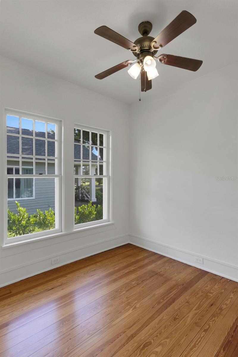 Image 34 of 71 For 406 Jefferson Avenue S