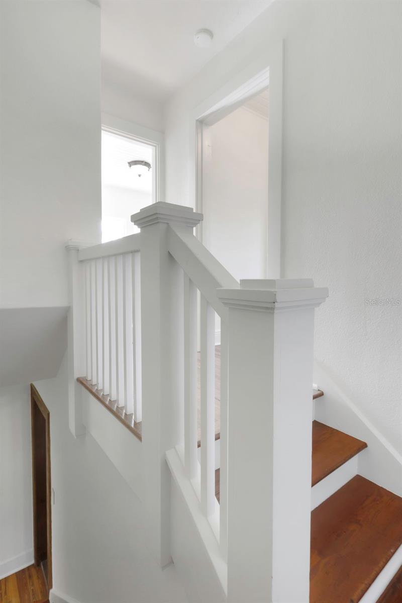 Image 41 of 71 For 406 Jefferson Avenue S