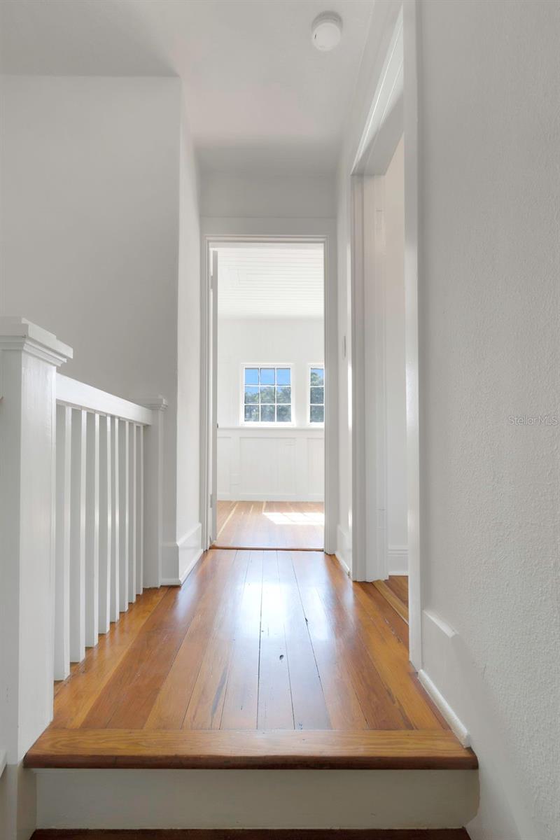 Image 42 of 71 For 406 Jefferson Avenue S