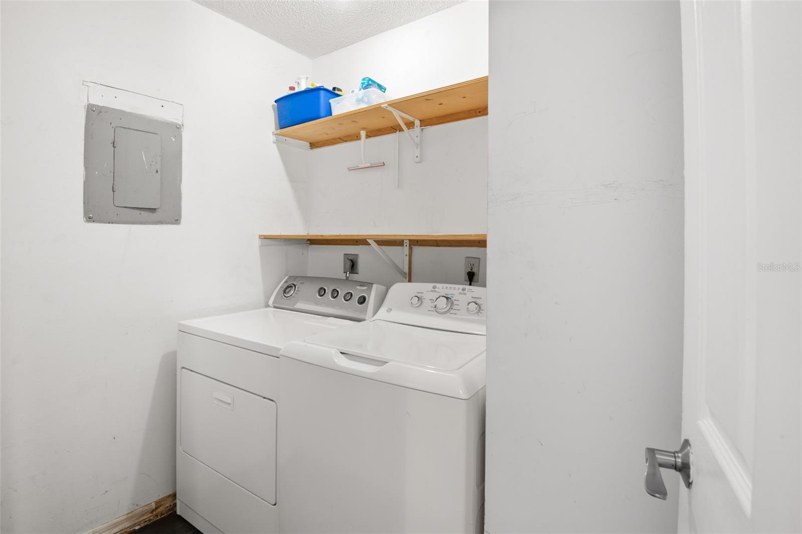 Image 12 of 25 For 5015 Aragon Way S
