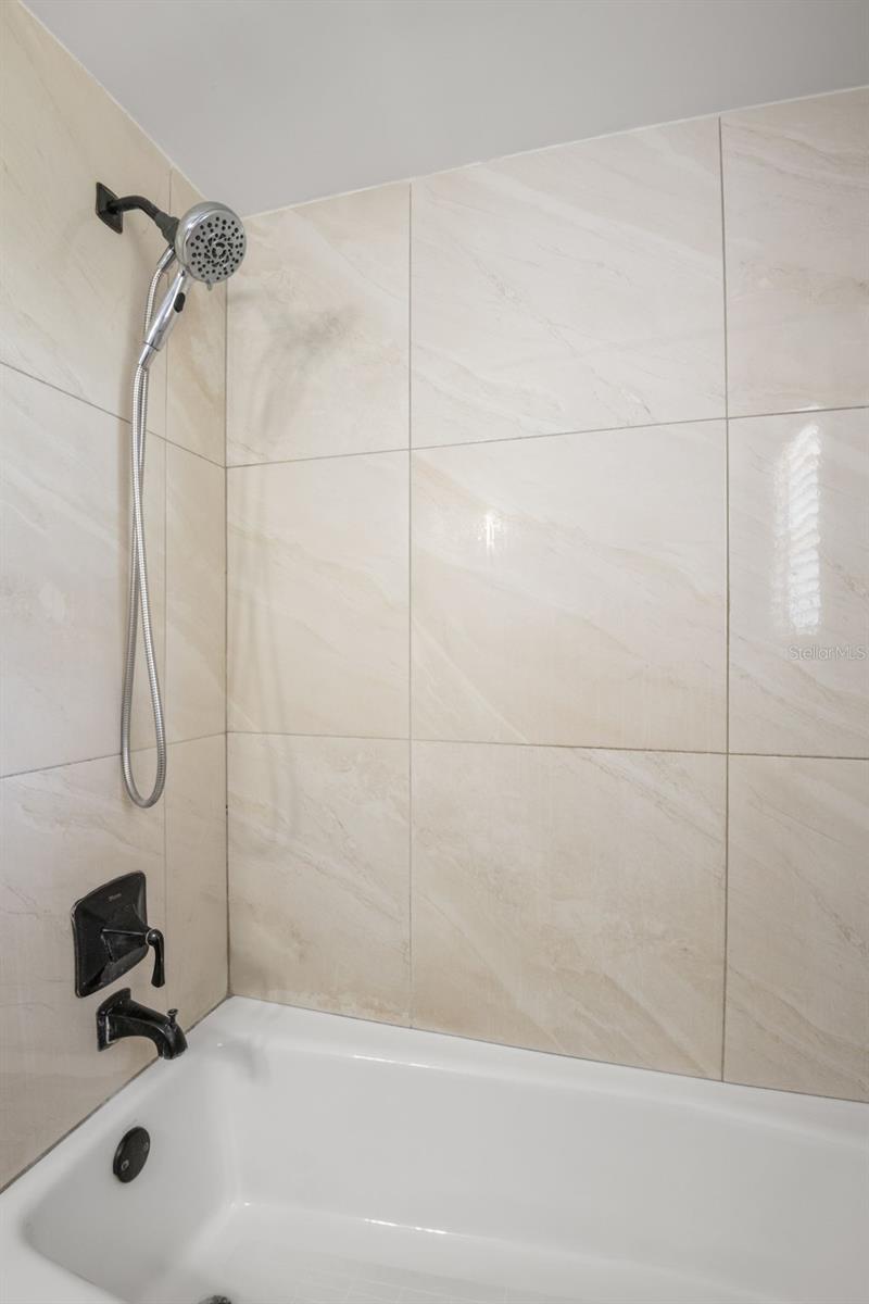 Image 16 of 25 For 5015 Aragon Way S