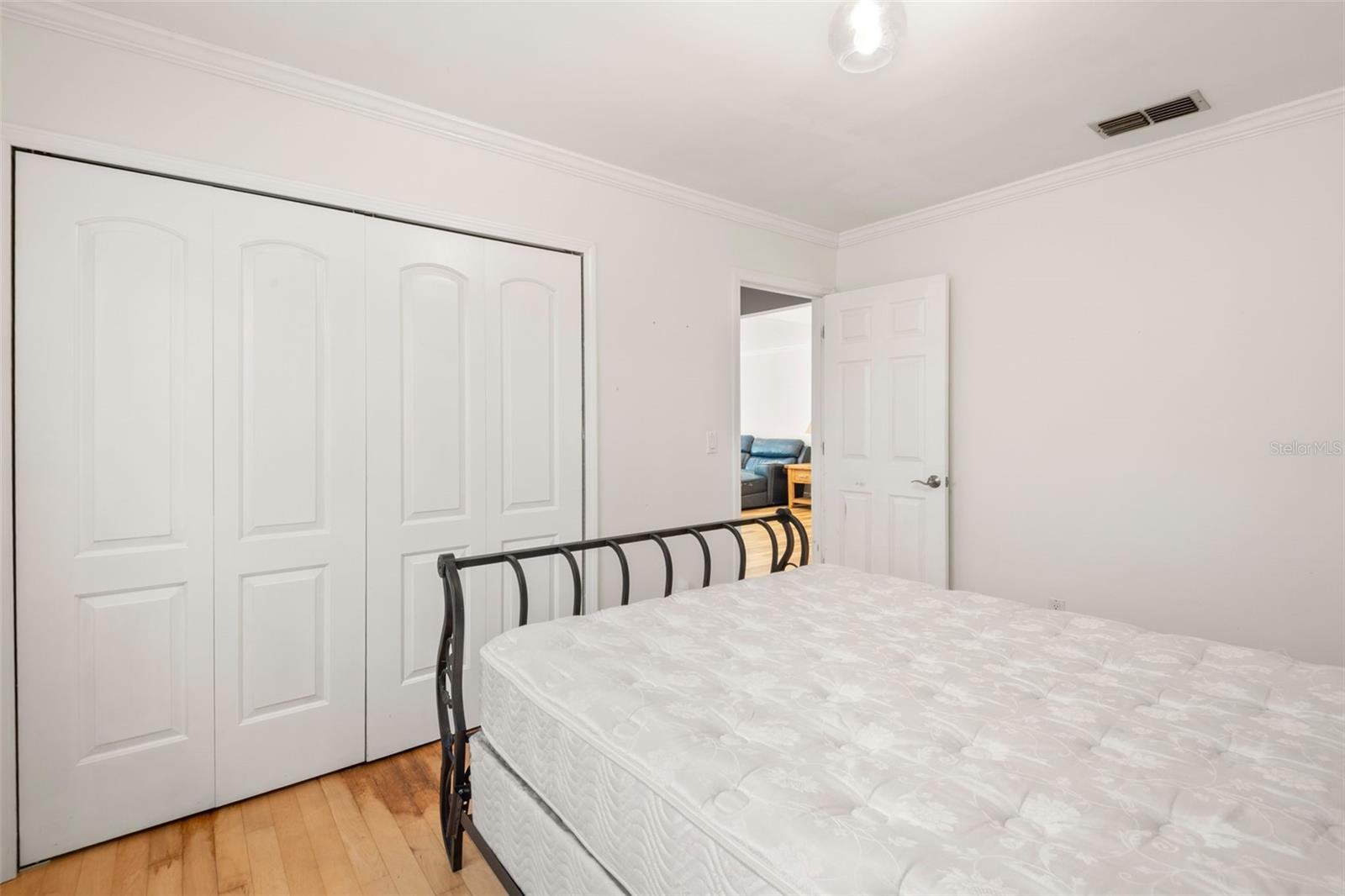 Image 19 of 25 For 5015 Aragon Way S