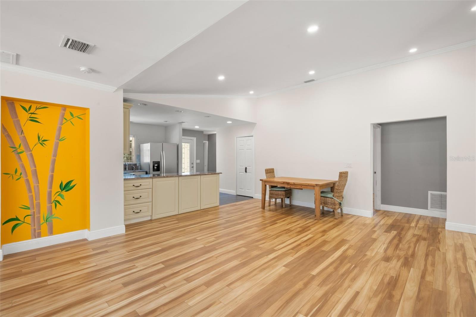 Image 4 of 25 For 5015 Aragon Way S