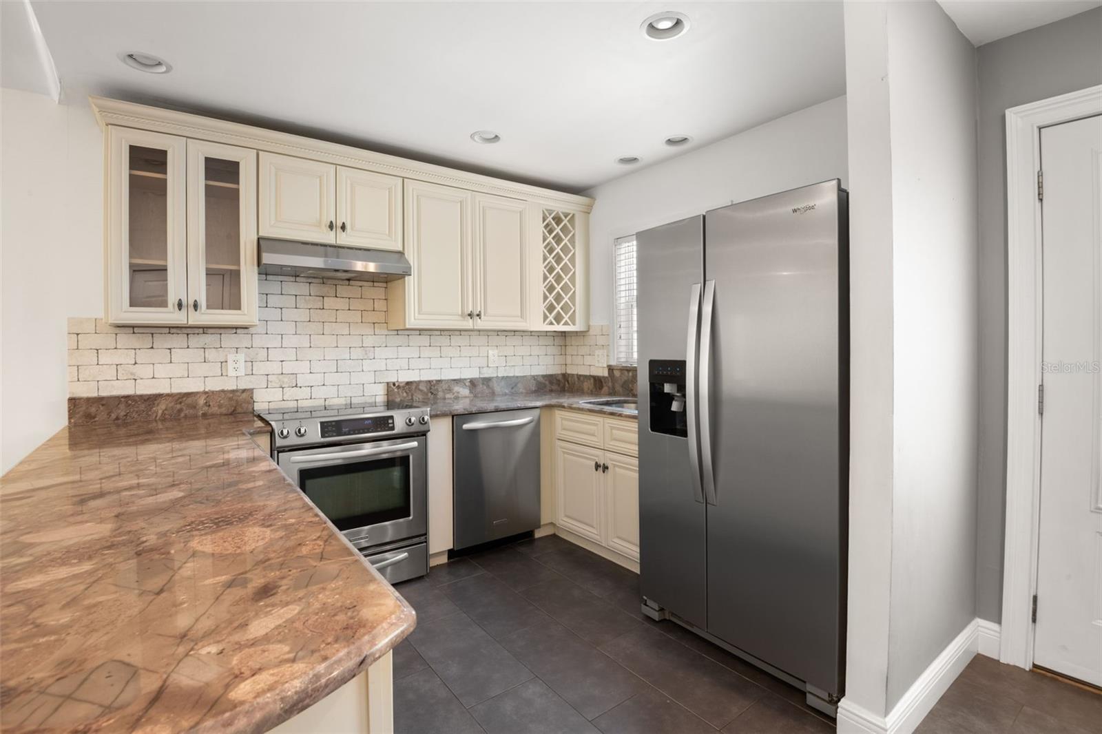 Image 9 of 25 For 5015 Aragon Way S