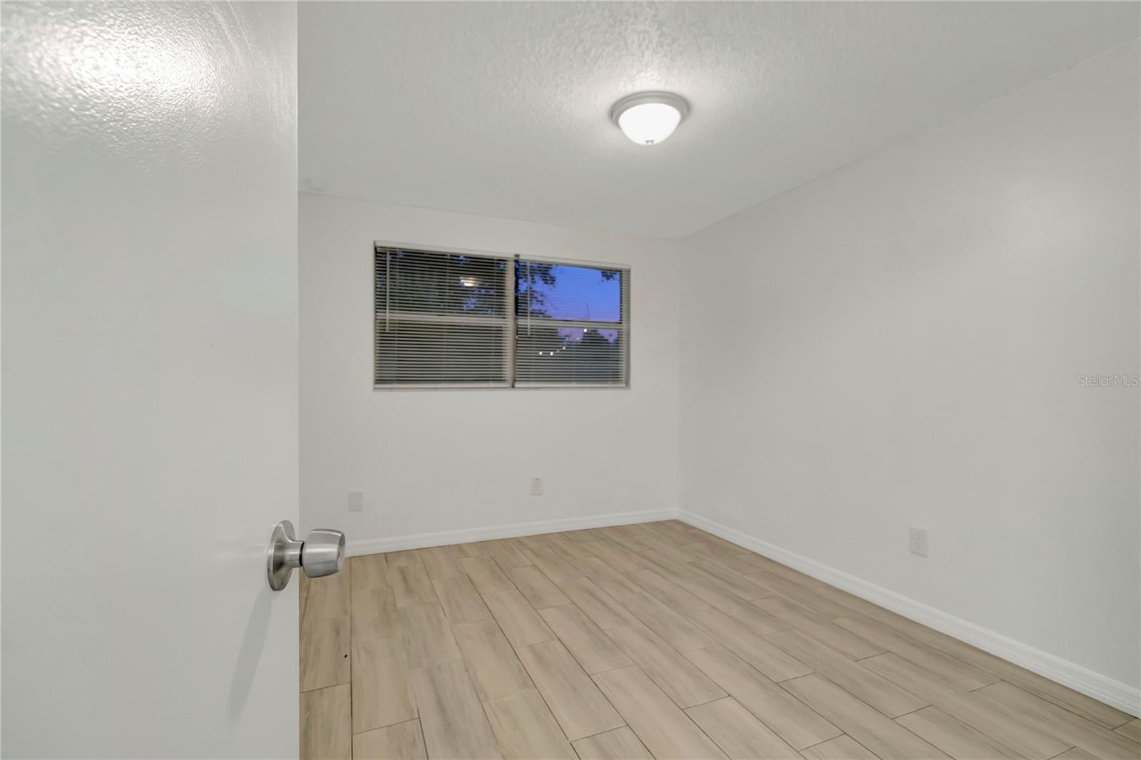 Image 11 of 29 For 3127 Oakley Avenue S