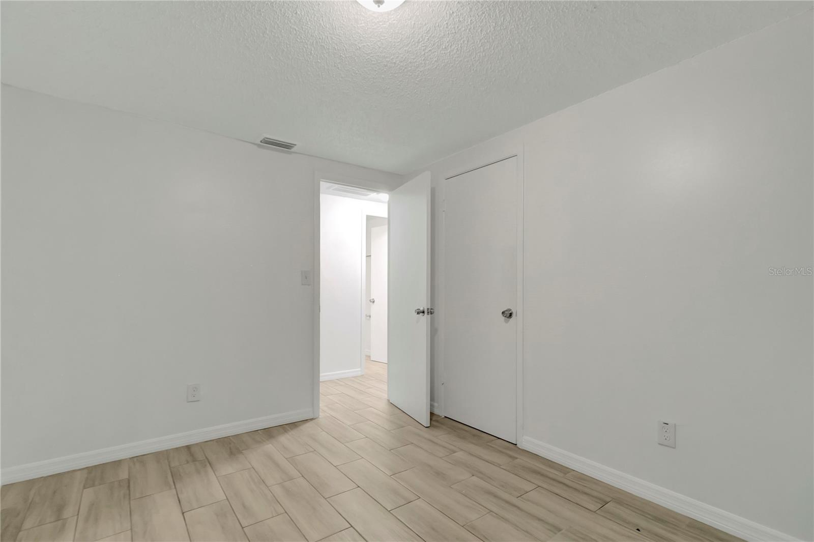 Image 13 of 29 For 3127 Oakley Avenue S