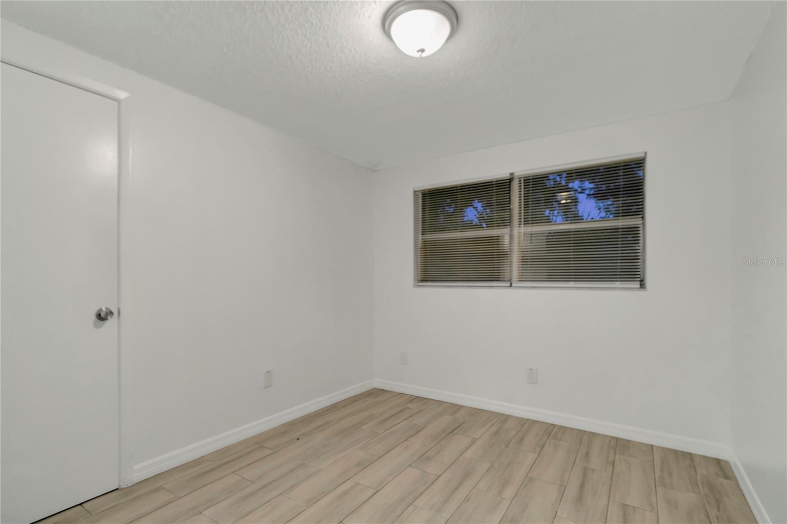 Image 14 of 29 For 3127 Oakley Avenue S
