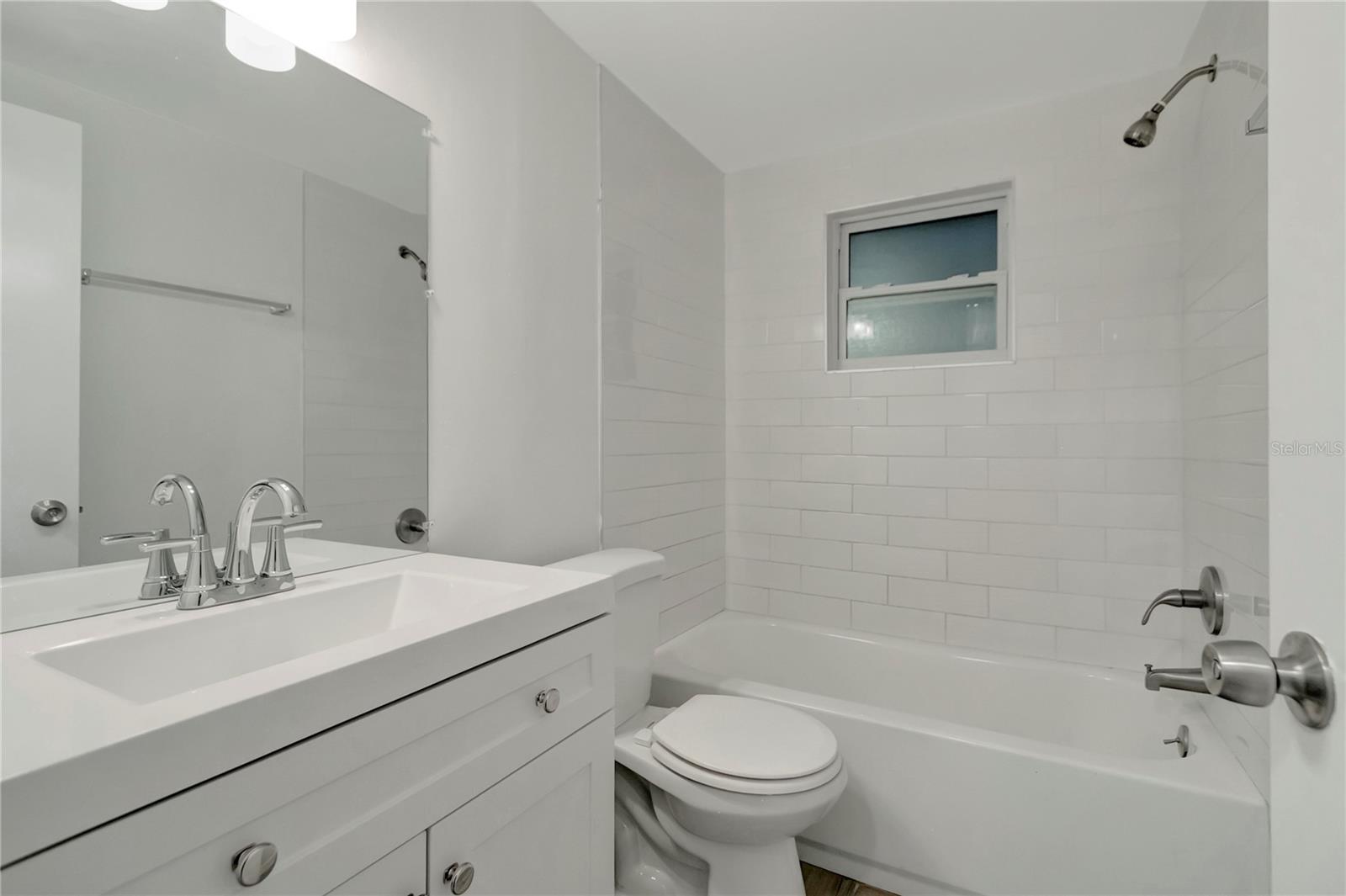 Image 15 of 29 For 3127 Oakley Avenue S