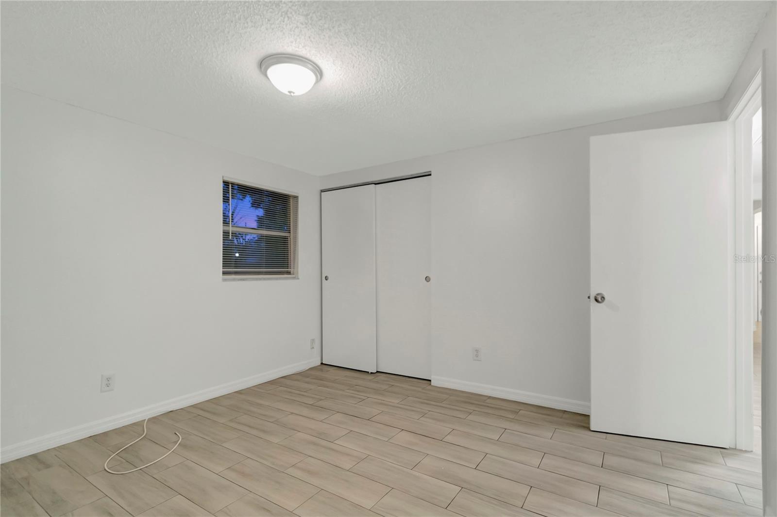 Image 21 of 29 For 3127 Oakley Avenue S